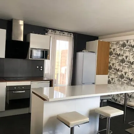 Standing 2 Personnes Equipe Terrasse, Stationnement Facile Et Gratuit Dans Quartier Des Arenes Апартаменты *