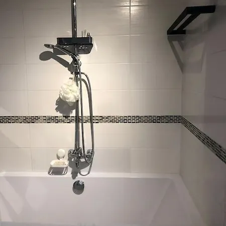 아파트 Standing 2 Personnes Equipe Terrasse, Stationnement Facile Et Gratuit Dans Quartier Des Arenes *