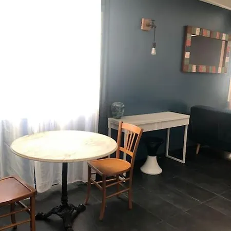 Апартаменты Standing 2 Personnes Equipe Terrasse, Stationnement Facile Et Gratuit Dans Quartier Des Arenes Бейонн