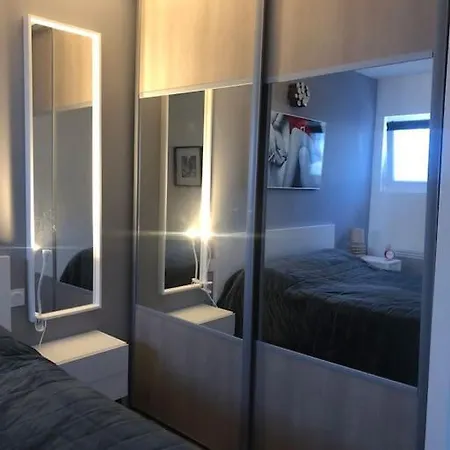 Standing 2 Personnes Equipe Terrasse, Stationnement Facile Et Gratuit Dans Quartier Des Arenes 바욘