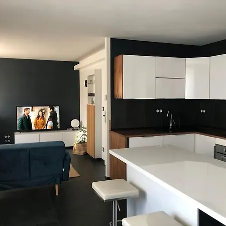 Standing 2 Personnes Equipe Terrasse, Stationnement Facile Et Gratuit Dans Quartier Des Arenes