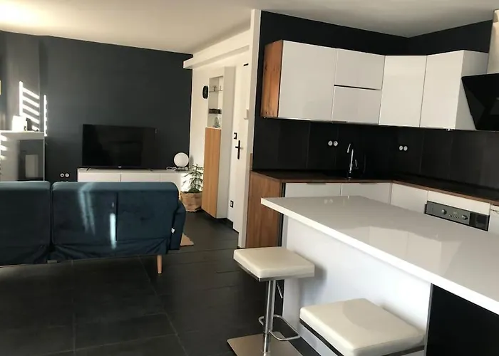 Lägenhet Standing 2 Personnes Equipe Terrasse, Stationnement Facile Et Gratuit Dans Quartier Des Arenes *